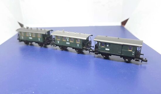 Lot de 2 voitures & 1 fourgons N 1/160