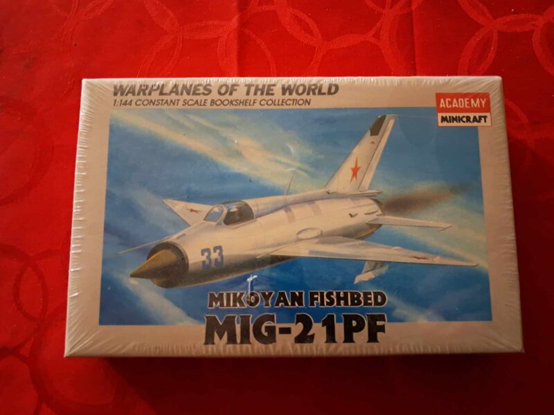 MIG 21 - 1/144 - MINICRAFT ACADEMY